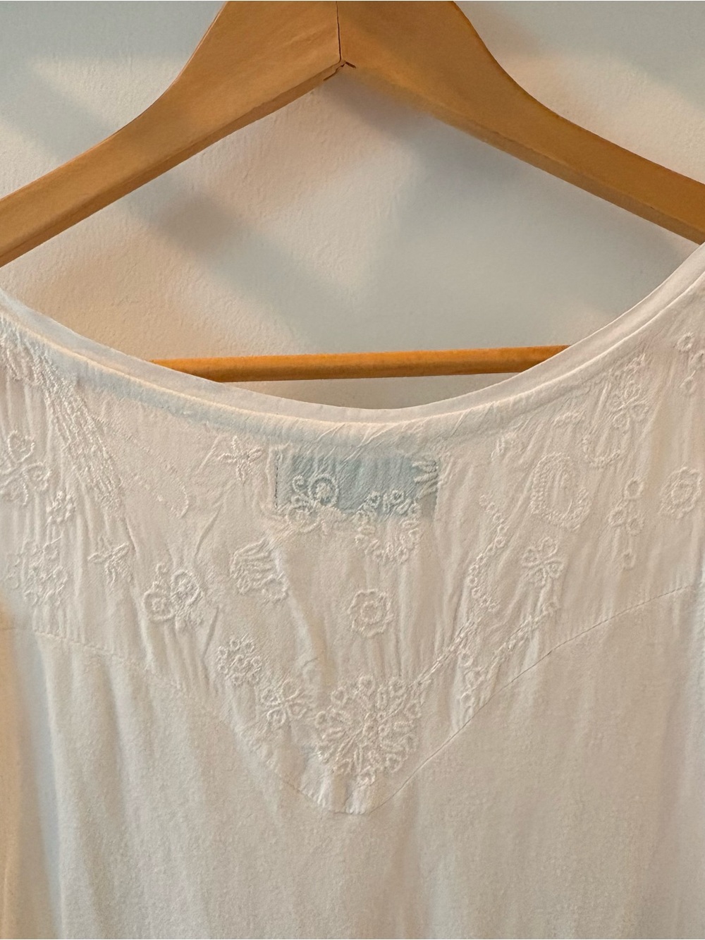 Desigual White Embroidered Floral Sleeveless Top - Picture 8 of 10
